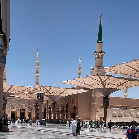 Roya Al Andalus Hotel Medina Buitenkant foto The Prophet's Mosque in Medina