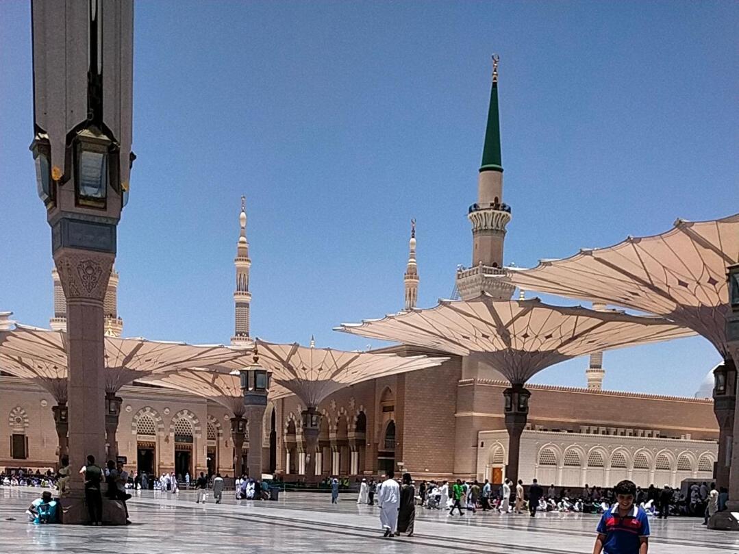 Roya Al Andalus Hotel Medina Buitenkant foto The Prophet's Mosque in Medina