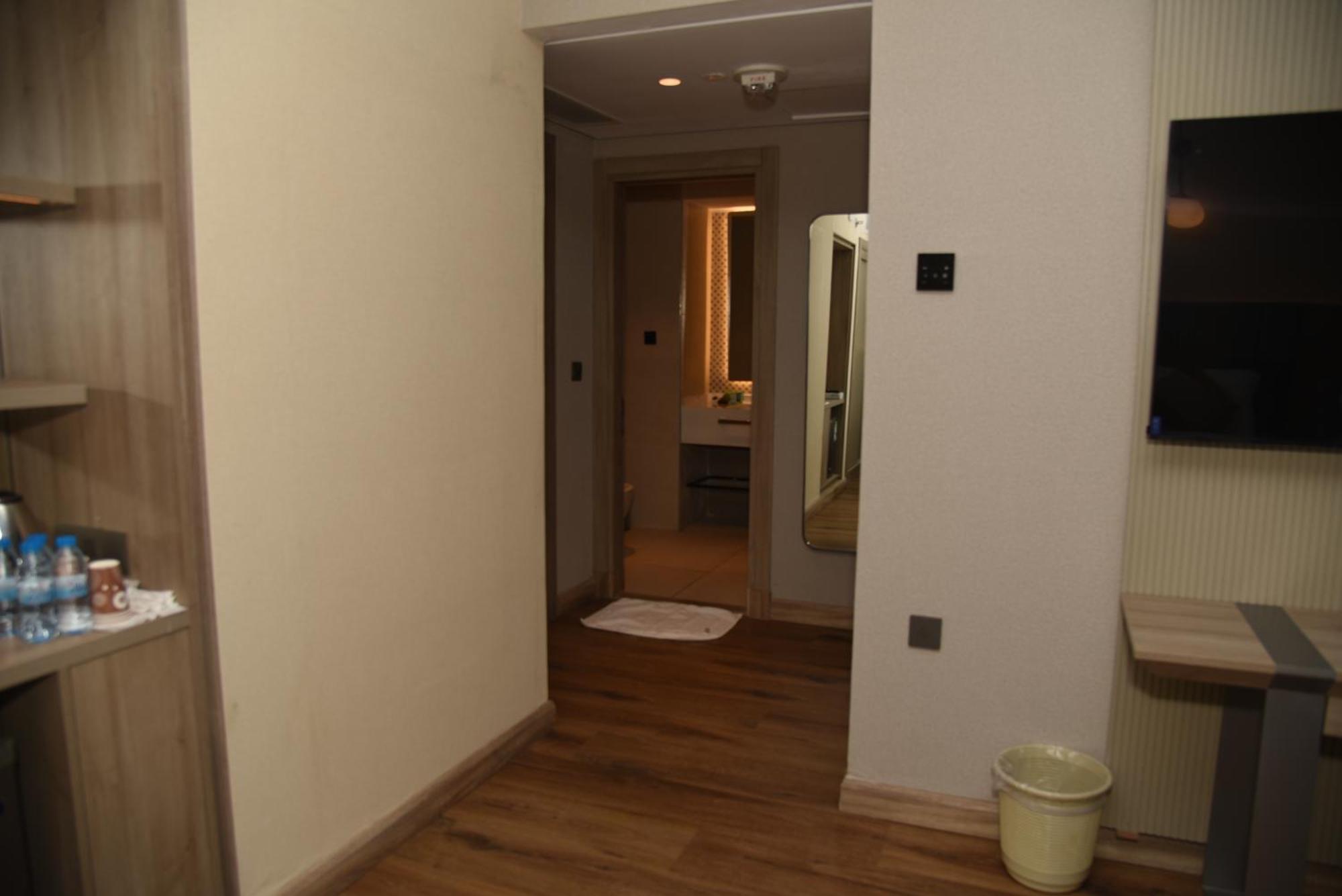 Roya Al Andalus Hotel Medina Buitenkant foto