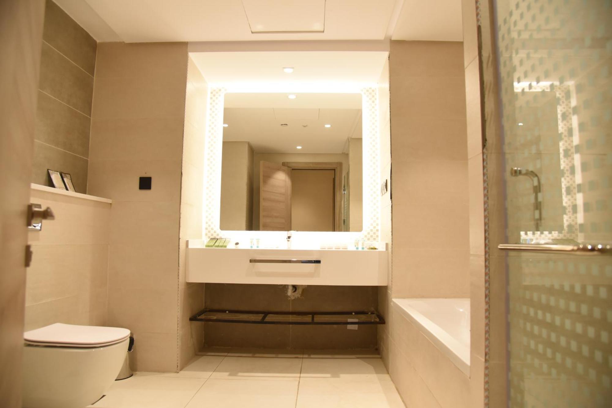 Roya Al Andalus Hotel Medina Buitenkant foto Bathroom